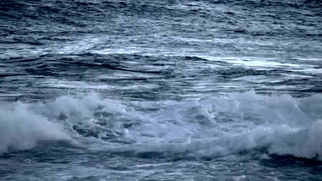 Oahu-Sandy-Beach-Rough-Waves